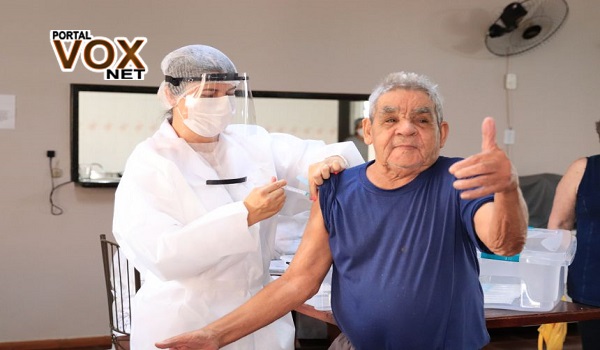 Guaíra – Moradores do Lar São José recebem vacinas contra o COVID-19