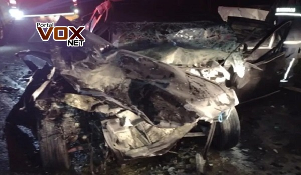 Tragédia – Seis pessoas morrem em acidente entre carro e caminhão na PR-090